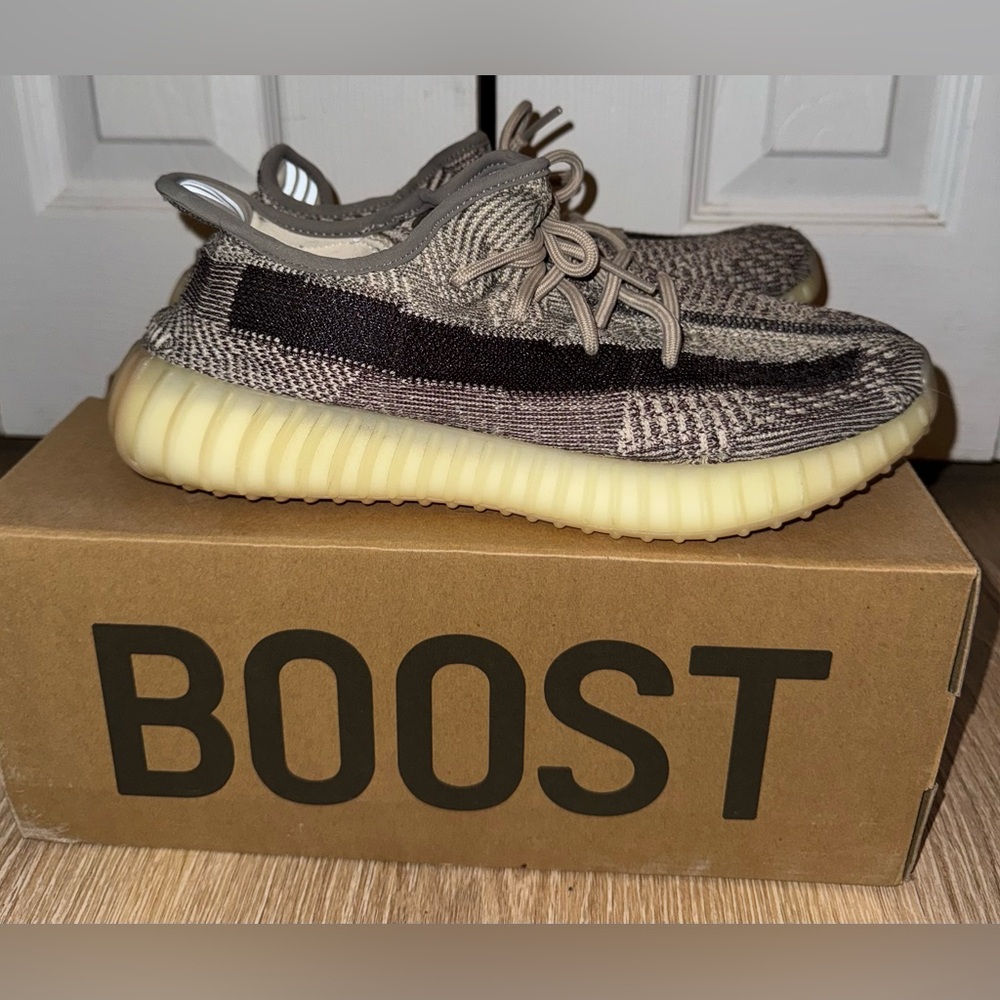 Yeezy Boost 350 V2 Sneakers